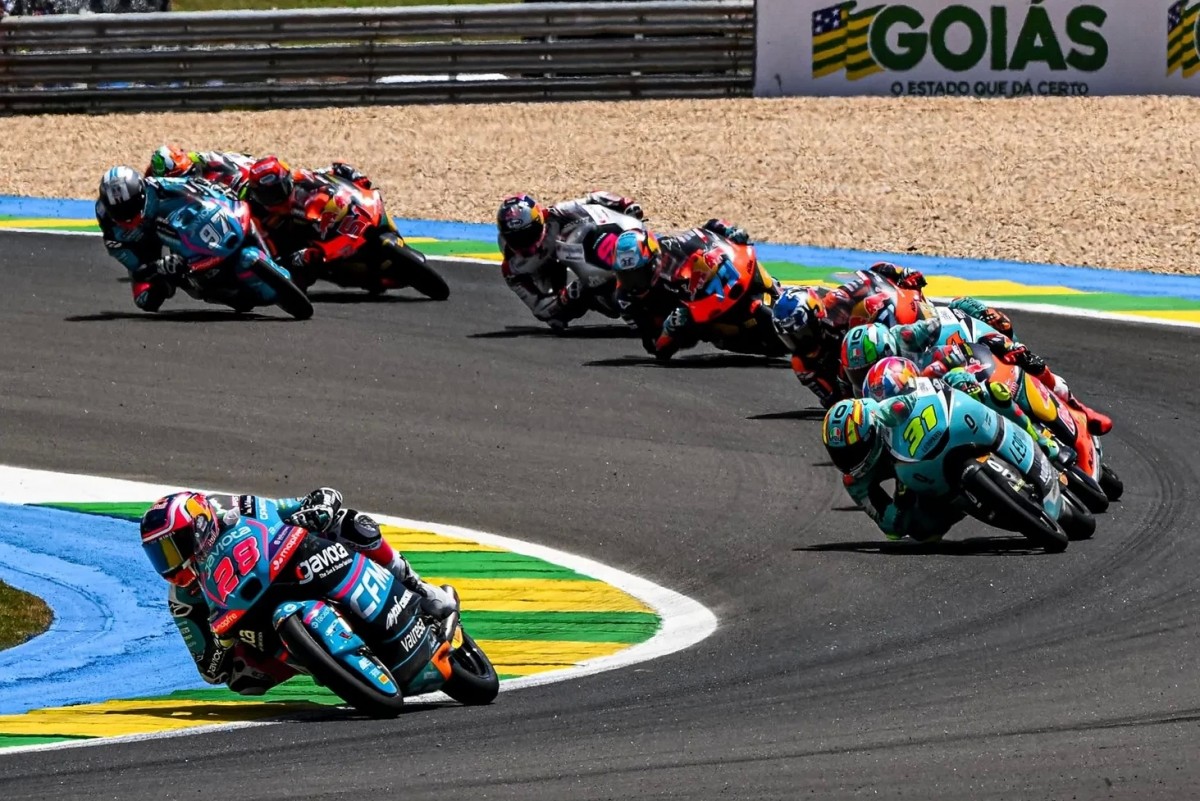 Рестарт Гран-При Бразилии Moto3