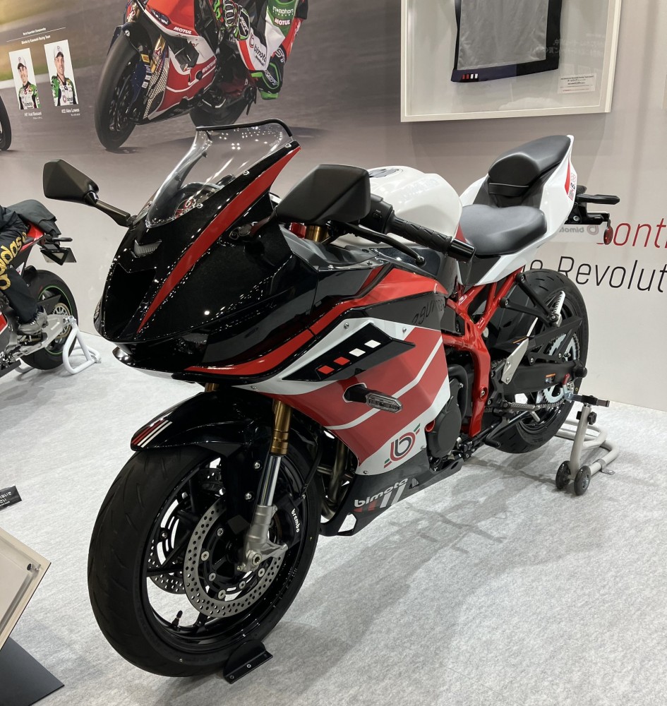 Tokyo Motorcycle Show 2026: Bimota KB399 - большой мотоцикл с маленьким мотором от Kawasaki ZX-4RR