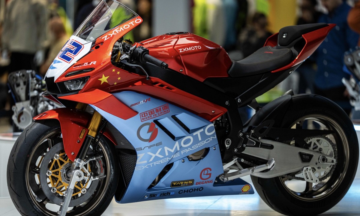 Миланский Мотосалон EICMA 2025 - презентация заводской команды ZXMOTO WorldSSP Team