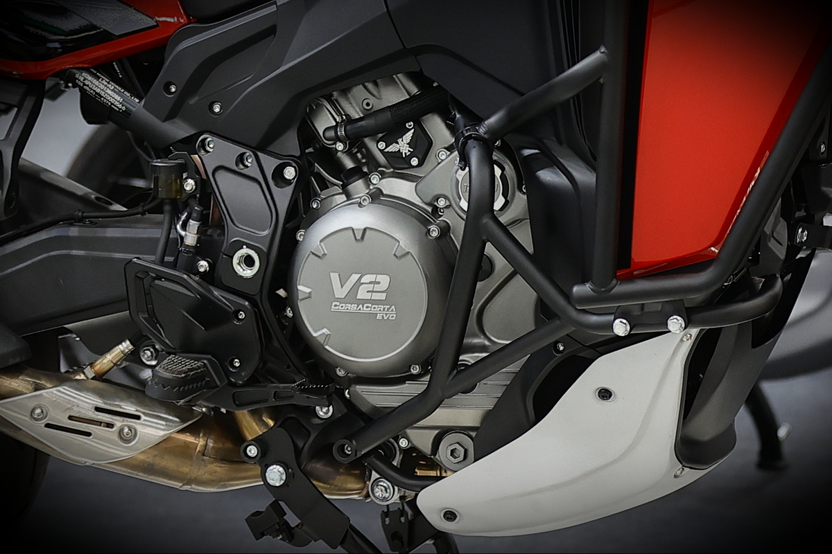 Moto Morini V2 CorsaCorta EVO на выставке Мотовесна 2026