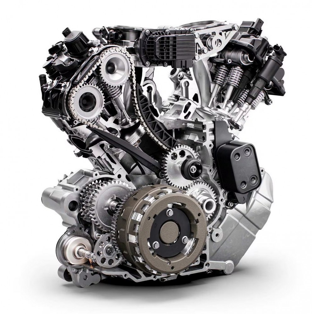 Миланский Мотосалон EICMA 2024: KTM LC8 1390 с AMT