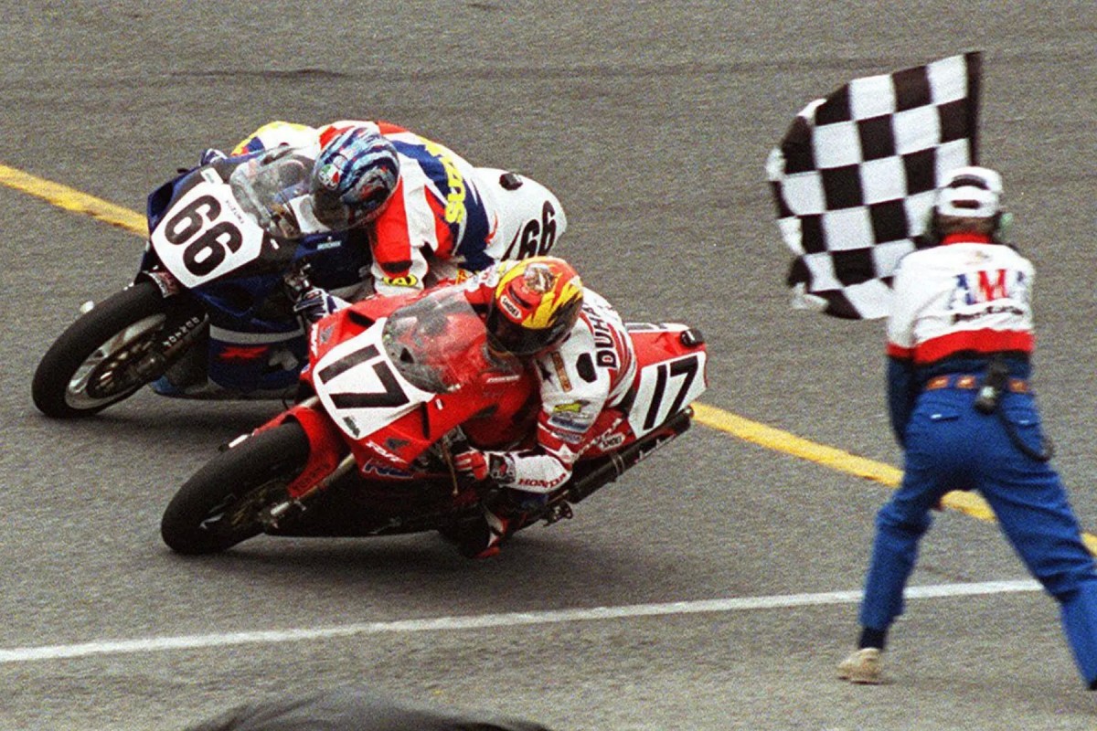 Мигель Дюхамель выигрывает гонку Daytona 200