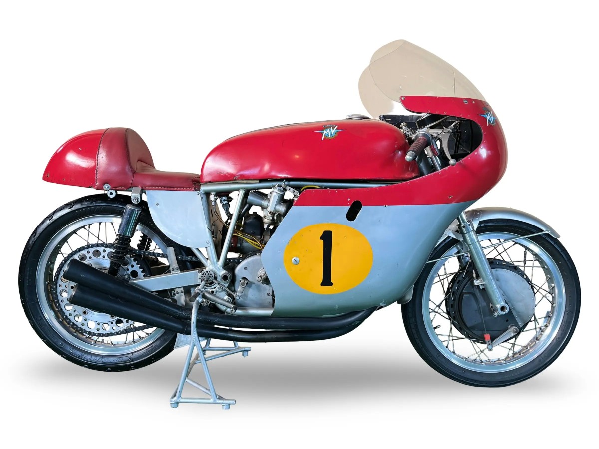 MV Agusta 1965 г.в. - чемпионский мотоцикл Гран-При Майка Хейлвуда и Джакомо Агостини