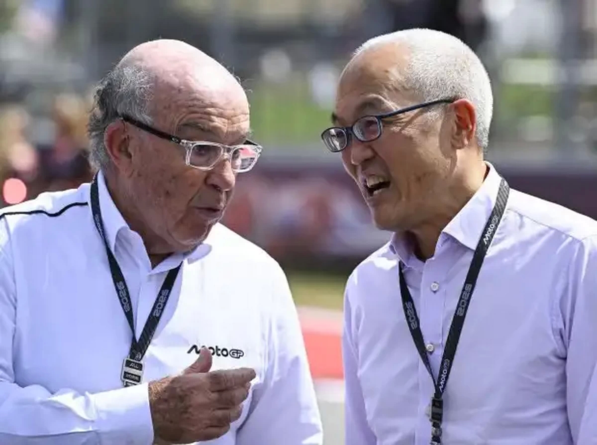 Кармело Эспелета (MotoGP SEG) и Дерек Чанг (Liberty Media)