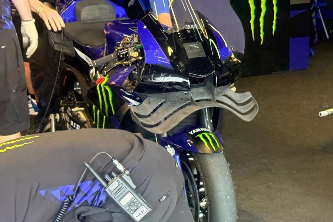 Старая конфигурация с тройным антикрылом Yamaha YZR-M1 вернулась!