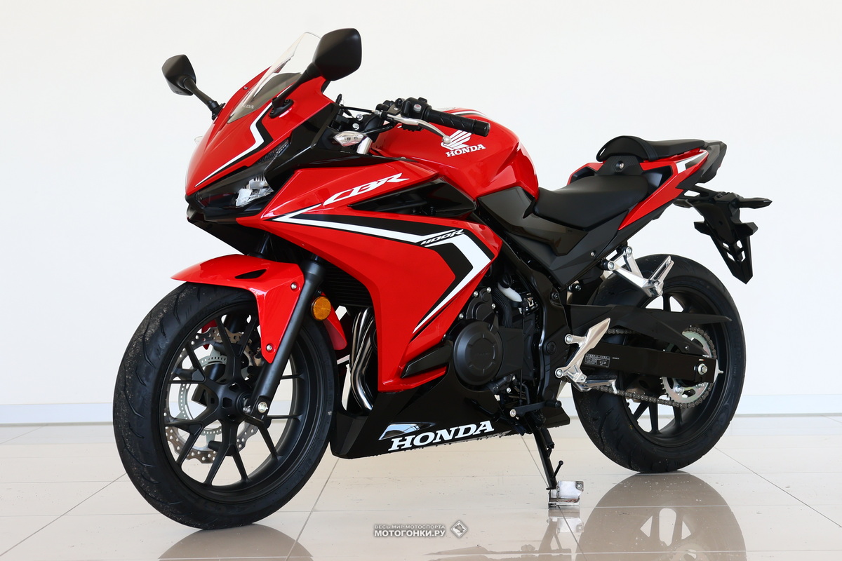 Honda CBR400R доступный на российском рынке с 2023 года