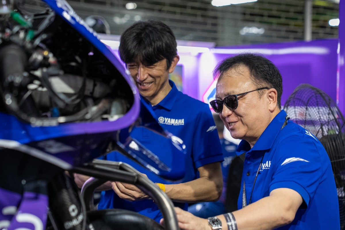 Президент Yamaha Motor Мотофуми Ситара прилетел на Гран-При Таиланда поддержать свои команды MotoGP