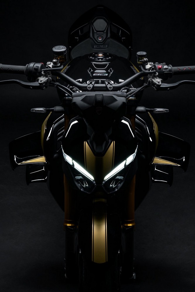Collezione100 Ducati Streetfighter V4S 100