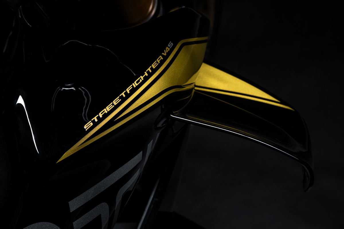 Collezione100 Ducati Streetfighter V4S 100