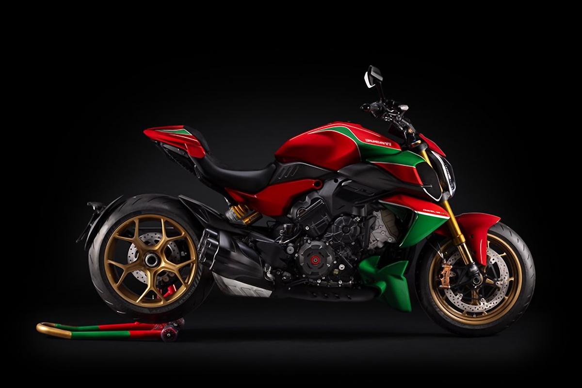 Collezione100 Ducati Diavel V4 RS 100