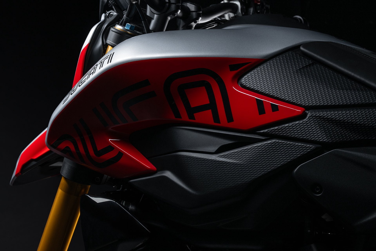 Collezione100 Ducati100 - Hypermotard V2 SP 100