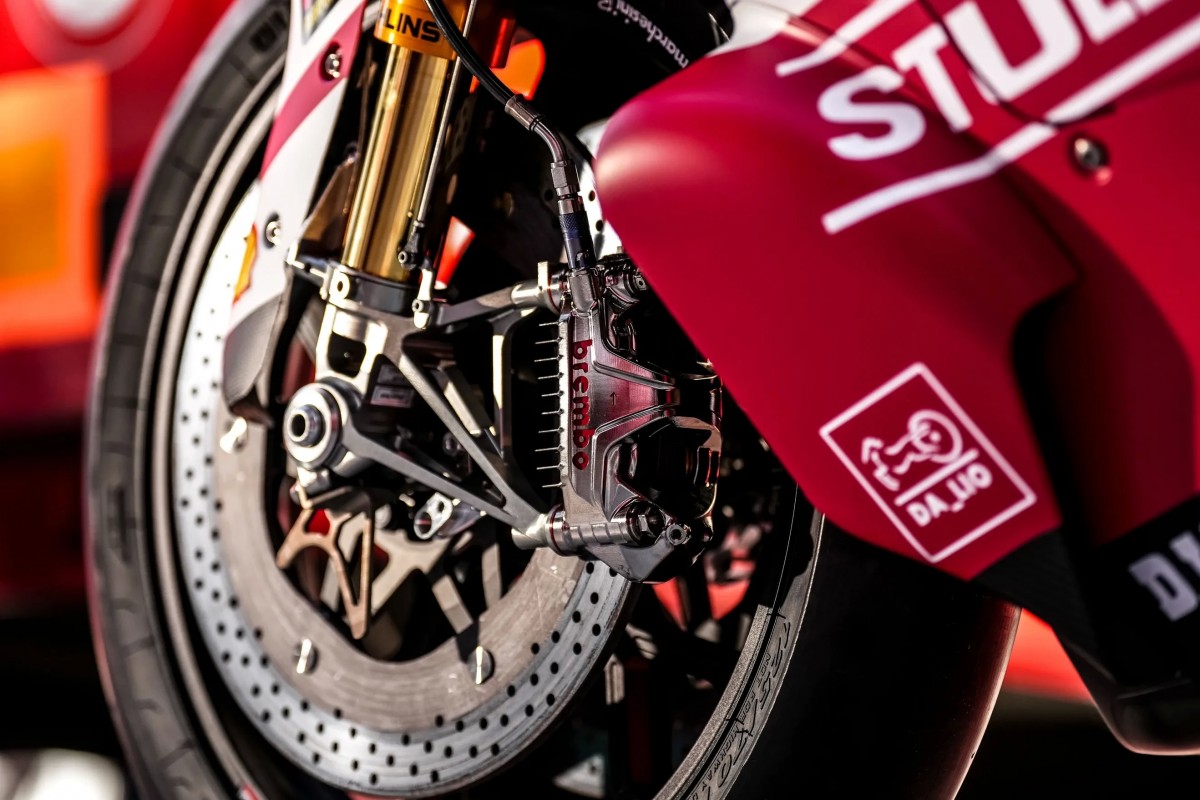 Карбоново-керамический тормозной диск Brembo Hyction