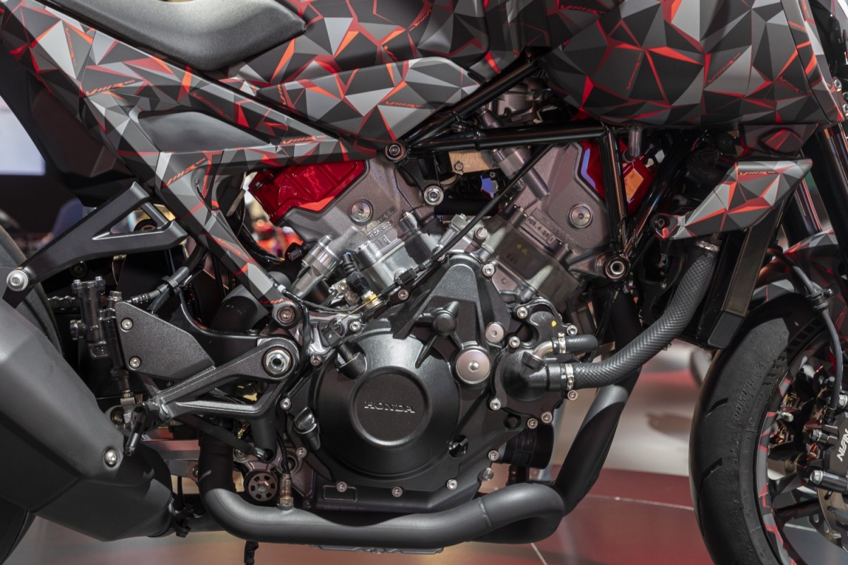 Миланский Мотосалон EICMA 2025: Honda V3R 900 E-Compressor
