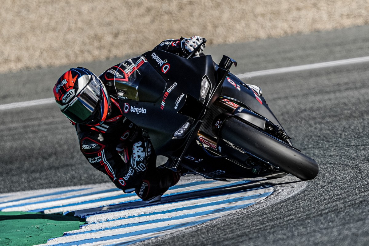 Тесты WSBK 2025 Новый Bimota KB998 сразу поехал 139 по Circuito de Jerez / МОТОГОНКИ.РУ