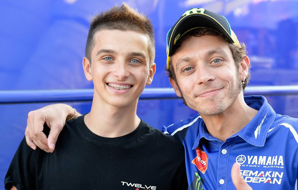 2010 fratelli benvenuti (сериал). братья росси. лука марини брат валентино. братья росси. росс линч группа 2022.