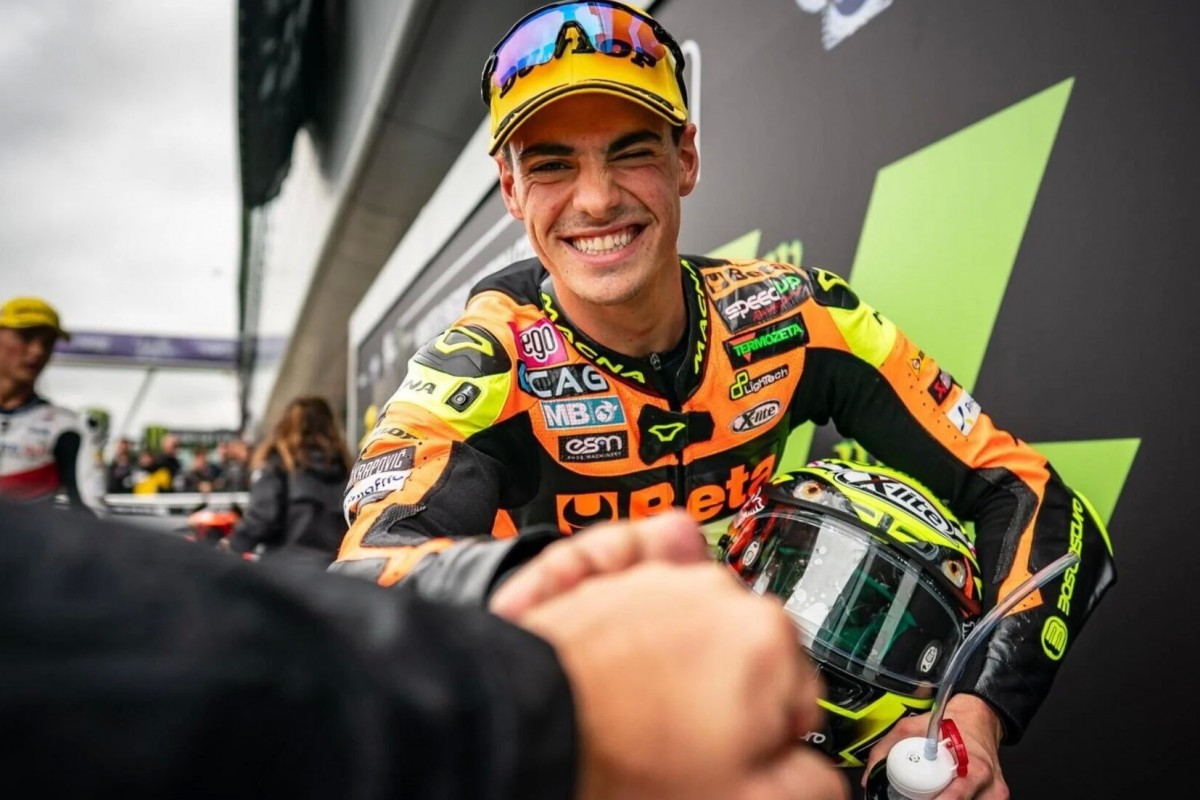 зачем кто поет. зачем ей все. зачем ей все шелка speed up. зачем ей все шелка. зачем песня 5sta family.