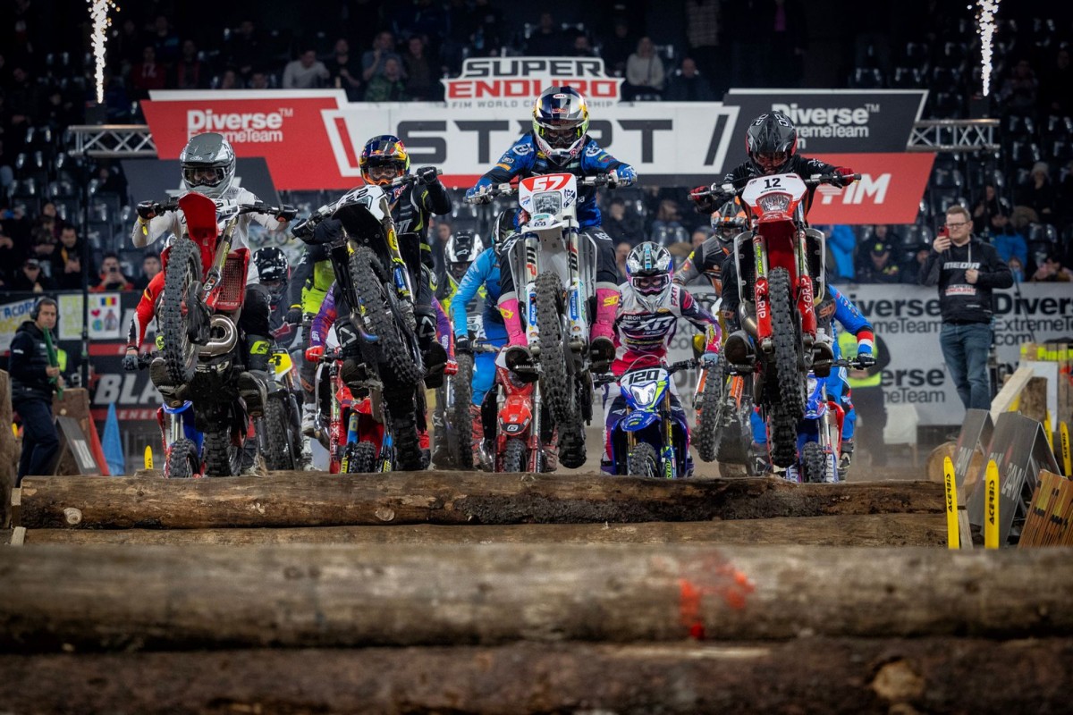 SUPER ENDURO SUPER ENDURO