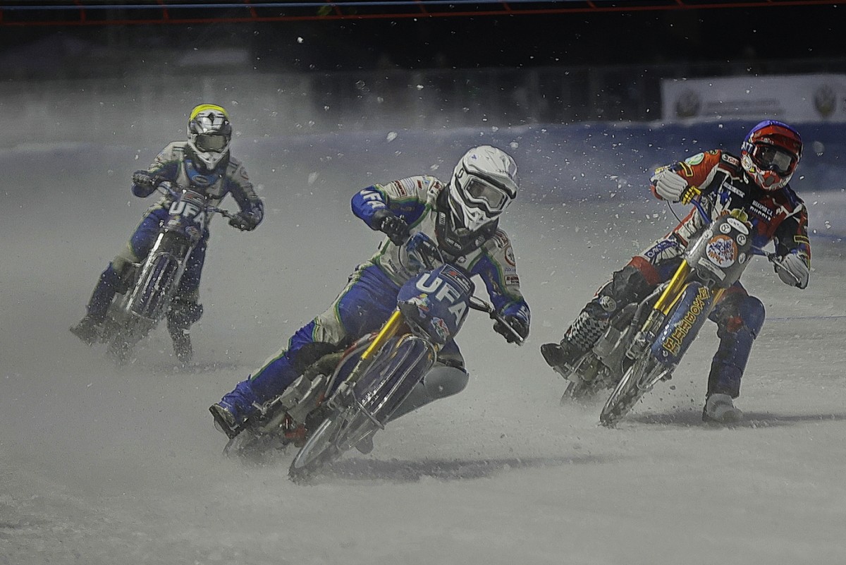 стадион строитель стадион строитель