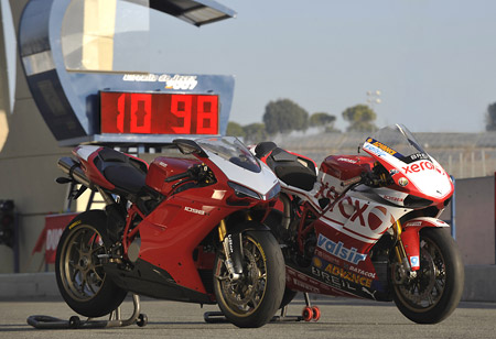 Ducati 1098R  и Xerox Ducati 1098R заводской команды WSBK