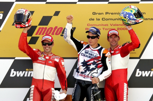 Бейлисс выиграл первую и последнюю гонку 2006 года, Хейден стал чемпионом, финишировав 3-м