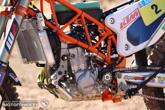 Новое шасси KTM 450 RALLY (2014) построено вокруг двигателя