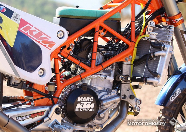 KTM 450 RALLY (2014) Марка Кома без пластика: компактное шасси, как у эндуро