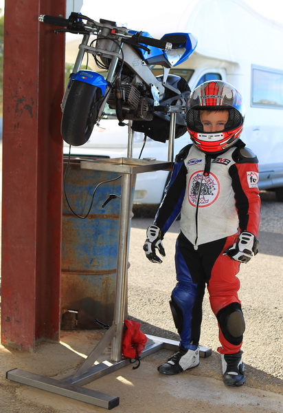6-летние пацаны начинают с Mini 5'' (Polini Dreambike). Возможно, ваш уже ездит на таком, значит, первый шаг уже сделан !