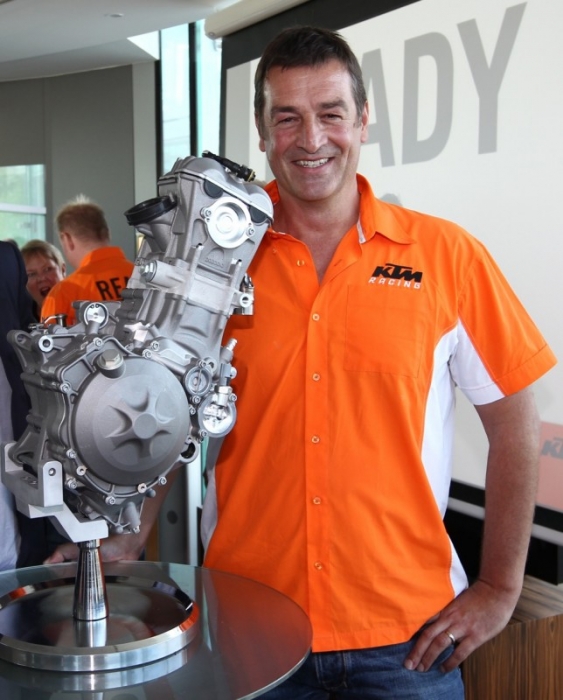 Курт Триб на презентации двигателя KTM RC250R в 2011