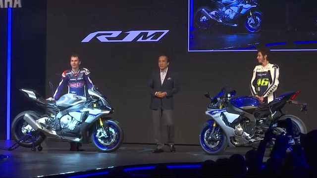 Валентино Росси и Хорхе Лоренцо представили в Милане Yamaha YZF-R1M (2015)
