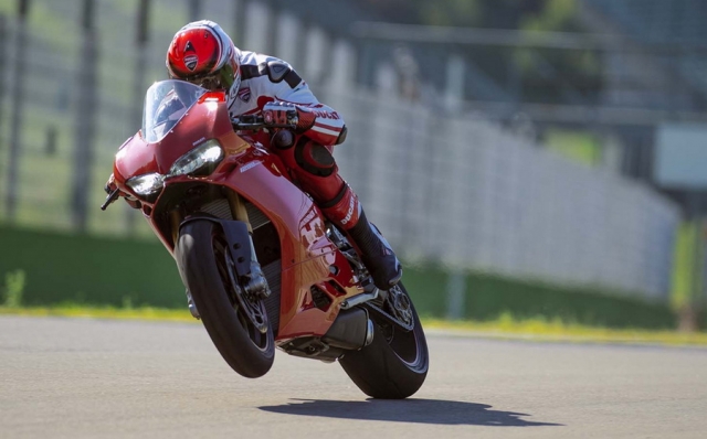 Ducati 1299 Panigale S (2015) на тестах в Портимао
