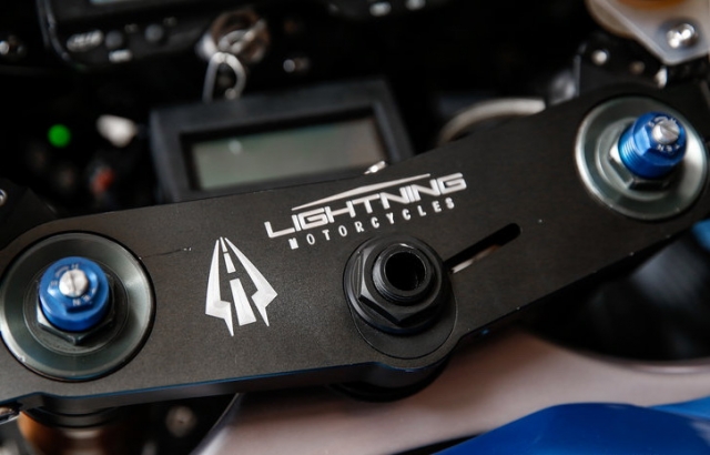 Тест-драйв: Lightning LS-218