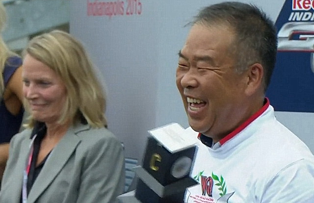 Вице-президент HRC Сухей Накамото принял 700-й трофей Honda