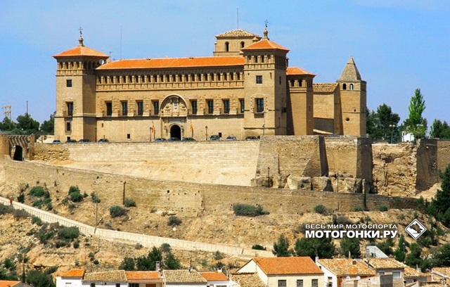 Parador de Alcaniz - средневековый замок, ставший отелем со всеми удобствами: одна из немногих достопримечательностей Арагона