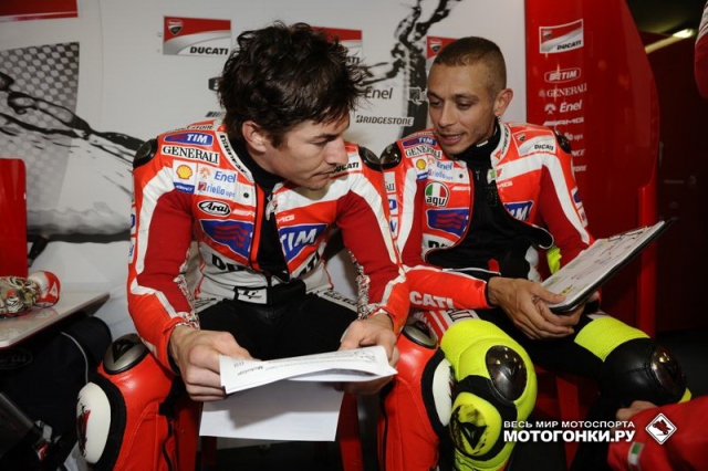Росси и Хейден - снова вместе, в Ducati Factory (2011)