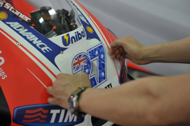 Впервые с 2010 года на мотоцикле Ducati вновь появится номер 27 с австралийским флагом - номер Кейси Стоунера!
