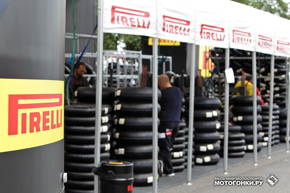 С 2004 года Pirelli является официальным (единственным) поставщиком и разработчиком шин для World SBK, Supersport и STK-1000