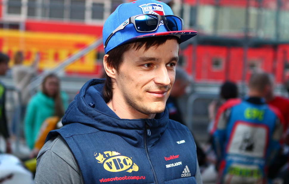Сергей Власов, эксперт MotoGP, колумнист МОТОГОНКИ.РУ, основатель мотошколы Vlasovbootcamp