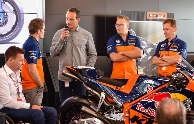 Мика Каллио рассказывает о ходе разработки KTM RC16 на официальной презентации KTM Factory Racing MotoGP