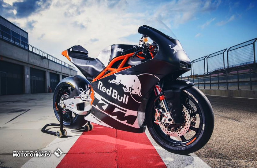 Прототипное шасси KTM для Moto2 было представлено на тестах в Испании еще в январе 2016 года, а теперь это боевой мотоцикл!