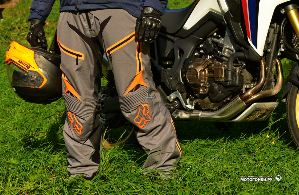Штаны FOX LEGION EX Pants модели 2016 года легко узнать по двум карманам и иной форме вентиляционных клапанов