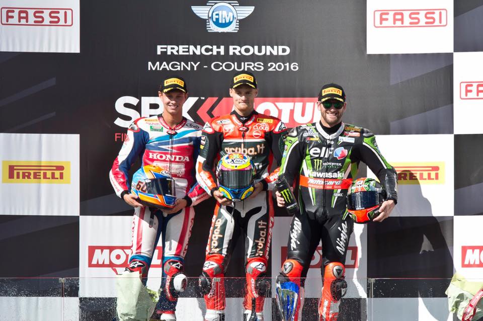 Подиум первой гонки World Superbike в Magny-Cours