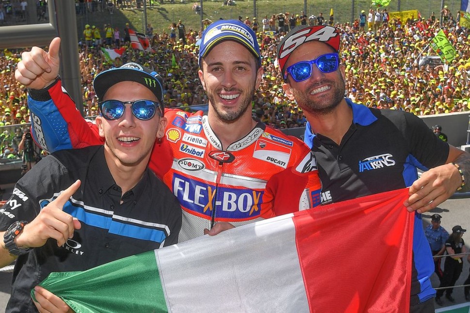 Великий день для итальянского мотоспорта: победители во всех классах - местные парни!