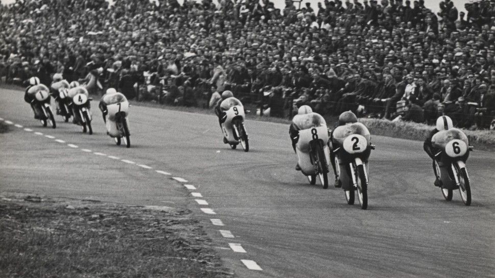 Гонка Гран-При Нидерландов по большому кругу вокруг Ассена проводилась вплоть до 1955 года