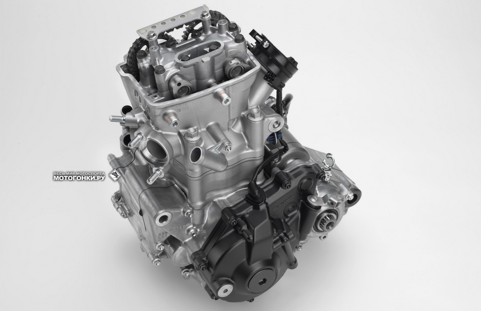Новый двигатель Honda CRF250R (2018) DOHC на 9% мощнее предыдущей модели