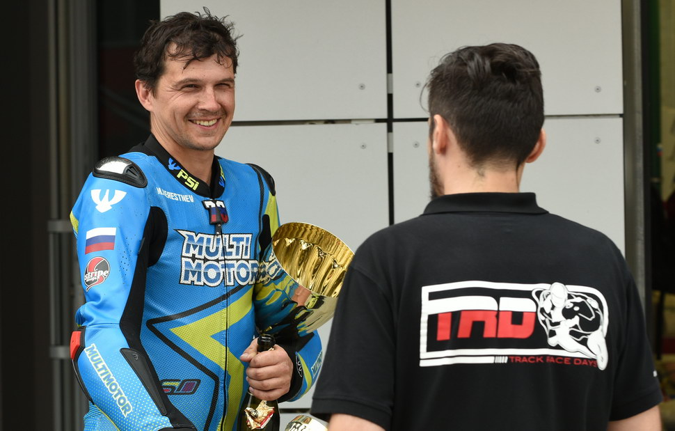 Вторая победа подряд в Чемпионате Московской области по ШКМГ - и выход в лидеры класса Superbike!