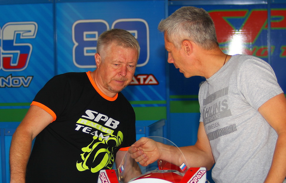Андрей Иванов (справа) - ведущий инженер команды SPB Racing Team