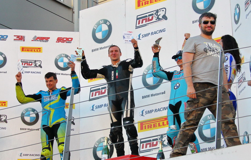 Михаил Шумилин опередил Берестнева в гонке за Кубком BMW S1000RR Cup 2017 года