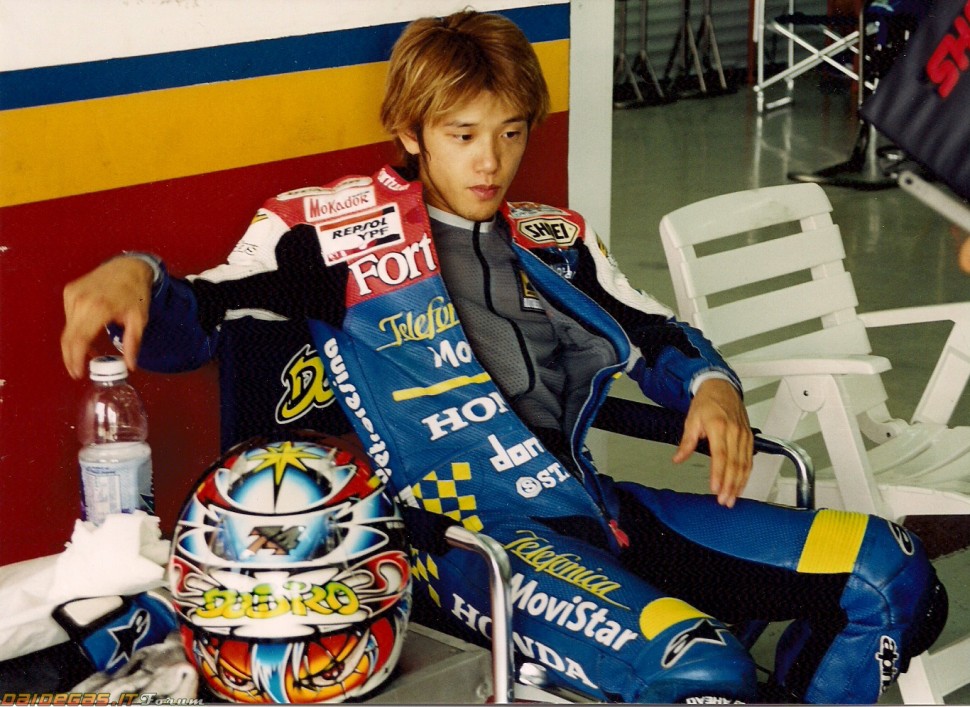 Почитаемый в Италии чемпион мира Дайдзиро Като, погибший на гонке в Suzuka весной 2003 года.