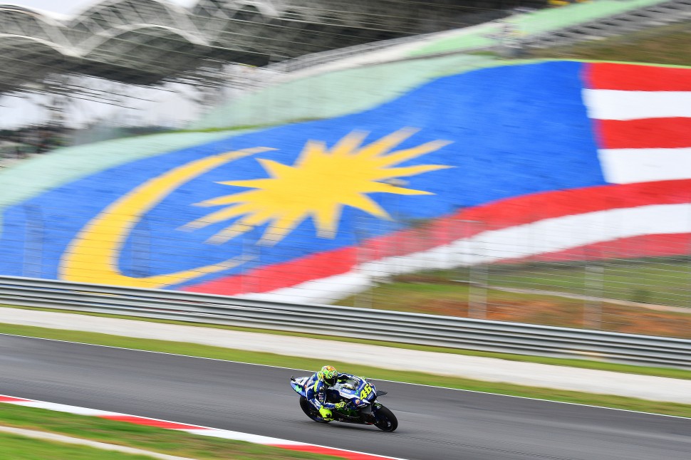 Валентино Росси выиграл крайнюю гонку Yamaha в Сепанге в 2010 году