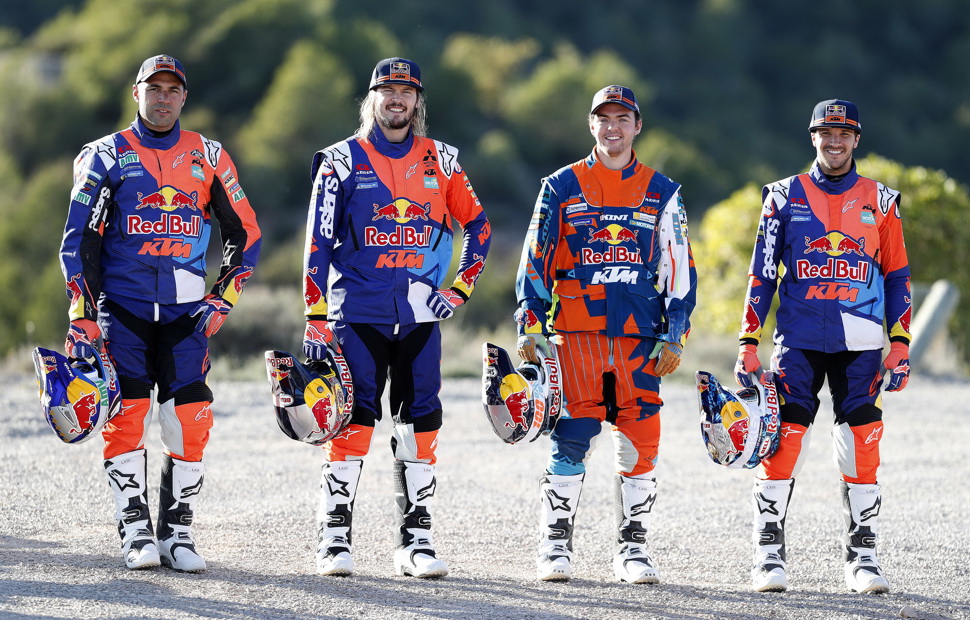 Состав заводской команды KTM (слева-направо): Мео, Прайс, Валькнер, Сандерленд